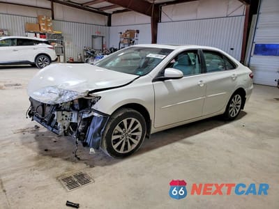 2017 TOYOTA CAMRY XLE 4T1BF1FK7HU709675 - główne zdjęcie licytacji z USA - miniatura