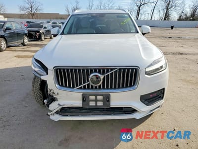 Piąte zdjęcie samochodu w środku: 2020 VOLVO XC90 T6 MOMENTUM VIN:YV4A221KXL1552434 - miniatura