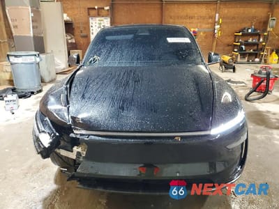 Piąte zdjęcie samochodu w środku: 2026 TESLA MODEL Y VIN:7SAYGDEEXTF362386 - miniatura