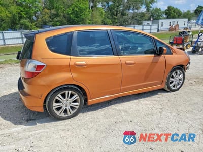 Trzecie zdjęcie samochodu z tyłu: 2011 HONDA FIT SPORT VIN:JHMGE8H58BS009937 - miniatura