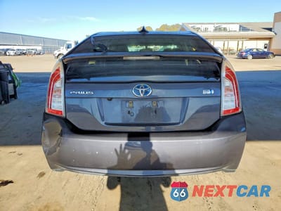 Zdjęcie 6 z 12 samochodu: 2014 TOYOTA PRIUS TWO VIN:JTDKN3DU2E1778391 - miniatura
