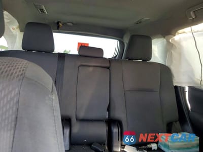 Zdjęcie 10 z 13 samochodu: 2019 TOYOTA HIGHLANDER LE VIN:5TDZARFH1KS050072 - miniatura