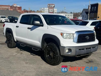 Czwarte zdjęcie samochodu z boku: 2008 TOYOTA TUNDRA SR5 VIN:5TFDV54128X081007 - miniatura