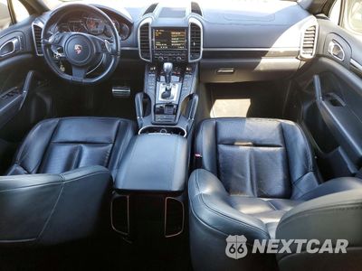 Zdjęcie 8 z 13 samochodu: 2012 PORSCHE CAYENNE S VIN:WP1AB2A28CLA42217 - miniatura
