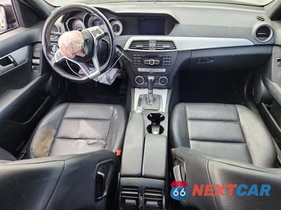 Zdjęcie 8 z 11 samochodu: 2012 MERCEDES-BENZ C 250 VIN:WDDGF4HB2CA605877 - miniatura