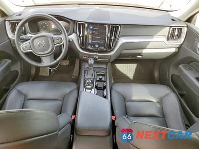 Zdjęcie 8 z 12 samochodu: 2020 VOLVO XC60 T6 MOMENTUM VIN:YV4A22RK3L1454768 - miniatura
