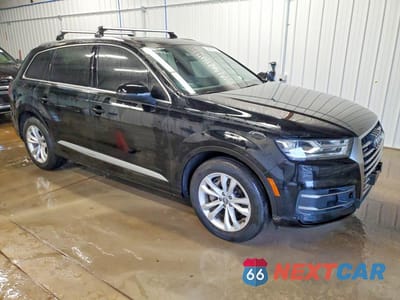 Czwarte zdjęcie samochodu z boku: 2018 AUDI Q7 PREMIUM PLUS VIN:WA1LAAF70JD026171 - miniatura