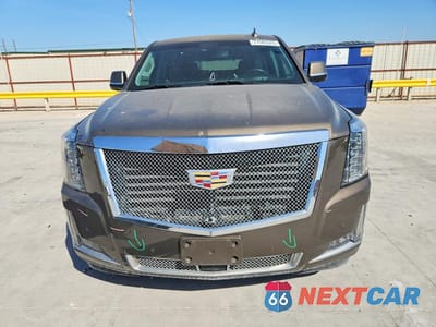 Piąte zdjęcie samochodu w środku: 2016 CADILLAC ESCALADE PREMIUM VIN:1GYS4CKJ9GR102336 - miniatura