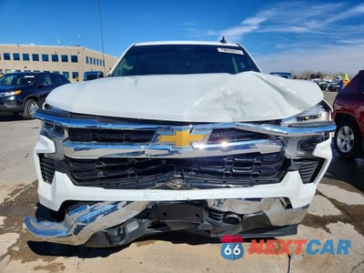 Piąte zdjęcie samochodu w środku: 2024 CHEVROLET SILVERADO K1500 LT VIN:1GCPDDEK1RZ406320 - miniatura