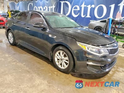 Czwarte zdjęcie samochodu z boku: 2016 KIA OPTIMA LX VIN:5XXGT4L32GG037501 - miniatura