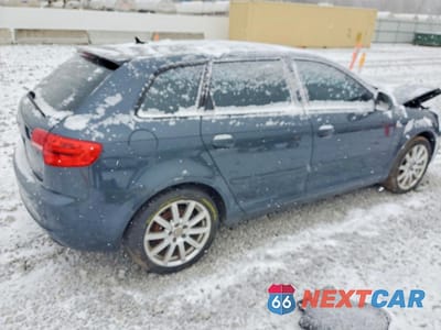 Trzecie zdjęcie samochodu z tyłu: 2010 AUDI A3 PREMIUM PLUS VIN:WAUKEAFM0AA125938 - miniatura