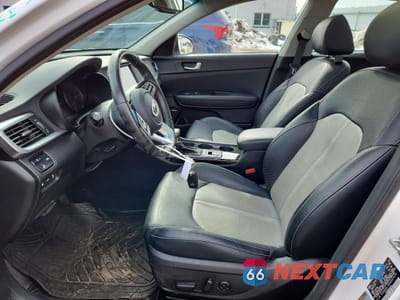 Zdjęcie 7 z 12 samochodu: 2019 KIA OPTIMA EX VIN:5XXGU4L1XKG337470 - miniatura