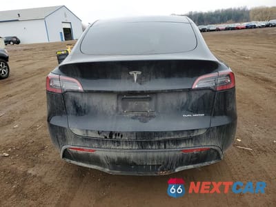 Zdjęcie 6 z 11 samochodu: 2023 TESLA MODEL Y VIN:7SAYGDEE3PA090329 - miniatura