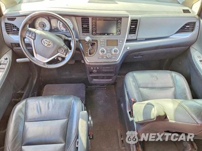 Zdjęcie 8 z 14 samochodu: 2019 TOYOTA SIENNA SE 8-PASSENGER VIN:5TDXZ3DC6KS985561 - miniatura