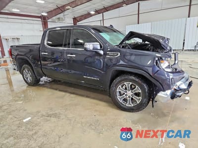 Czwarte zdjęcie samochodu z boku: 2025 GMC SIERRA K1500 SLT VIN:1GTUUDED0SZ120386 - miniatura