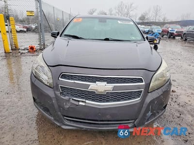 Piąte zdjęcie samochodu w środku: 2013 CHEVROLET MALIBU 1LT VIN:1G11D5SR2DF266035 - miniatura