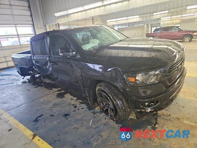 Czwarte zdjęcie samochodu z boku: 2020 RAM 1500 BIG HORN VIN:1C6SRFFT1LN327637 - miniatura