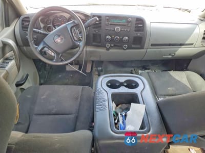 Zdjęcie 8 z 13 samochodu: 2014 GMC SIERRA 3500 HD UTILITY / SERVICE TRUCK VIN:1GT422C87EF153830 - miniatura