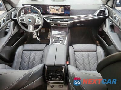 Zdjęcie 8 z 13 samochodu: 2024 BMW X7 XDRIVE40I VIN:5UX23EM09R9V99558 - miniatura