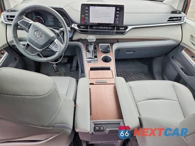 Zdjęcie 8 z 11 samochodu: 2023 TOYOTA SIENNA XLE 7-PASSENGER VIN:5TDYSKFC6PS082902 - miniatura