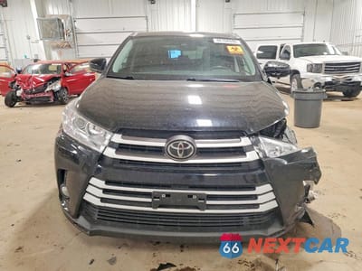 Piąte zdjęcie samochodu w środku: 2017 TOYOTA HIGHLANDER XLE VIN:5TDJZRFH0HS442815 - miniatura