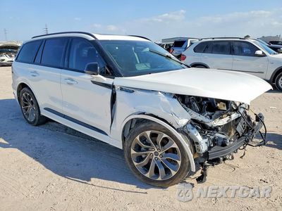 Czwarte zdjęcie samochodu z boku: 2025 LINCOLN AVIATOR VIN:5LM5J6WC5SGL23437 - miniatura