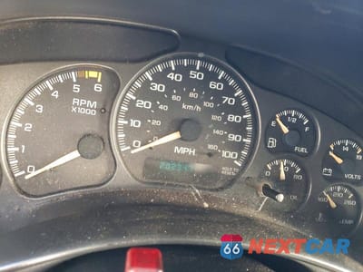 Zdjęcie 9 z 11 samochodu: 2002 CHEVROLET SILVERADO CHIPPER TRUCK VIN:1GBJK34U32E207912 - miniatura