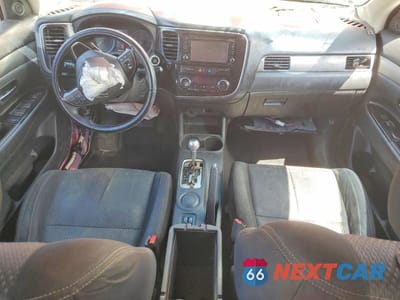Zdjęcie 8 z 13 samochodu: 2016 MITSUBISHI OUTLANDER SE VIN:JA4AD3A3XGZ012160 - miniatura