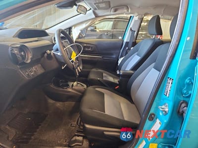 Zdjęcie 7 z 12 samochodu: 2018 TOYOTA PRIUS C TWO VIN:JTDKDTB37J1619986 - miniatura