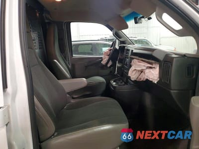 Zdjęcie 11 z 14 samochodu: 2022 CHEVROLET EXPRESS 2500 CARGO UTILITY / SERVICE VAN VIN:1GCWGAFP0N1223060 - miniatura