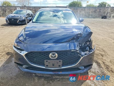 Piąte zdjęcie samochodu w środku: 2025 MAZDA 3 PREFERRED VIN:3MZBPACM1SM457454 - miniatura