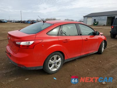 Trzecie zdjęcie samochodu z tyłu: 2014 FORD FOCUS SE VIN:1FADP3F27EL240956 - miniatura