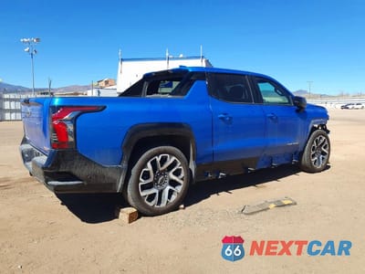 Trzecie zdjęcie samochodu z tyłu: 2025 CHEVROLET SILVERADO RST VIN:1GC402EL3SU406754 - miniatura