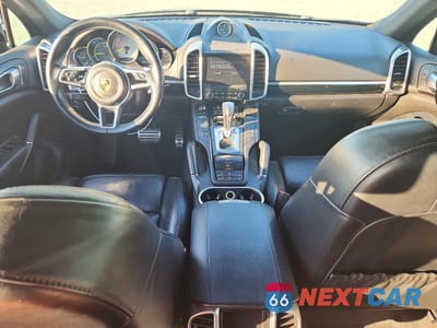 Zdjęcie 8 z 11 samochodu: 2018 PORSCHE CAYENNE SE HYBRID PLATINUM VIN:WP1AE2A29JLA72783 - miniatura