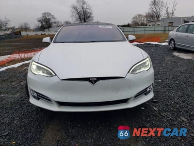 Piąte zdjęcie samochodu w środku: 2021 TESLA MODEL S VIN:5YJSA1E2XMF426288 - miniatura