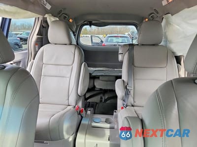 Zdjęcie 10 z 14 samochodu: 2017 TOYOTA SIENNA XLE 8-PASSENGER VIN:5TDYZ3DC5HS887277 - miniatura