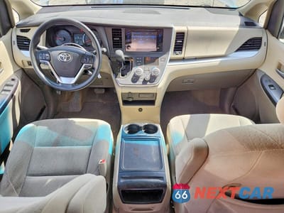 Zdjęcie 8 z 13 samochodu: 2015 TOYOTA SIENNA LE 8-PASSENGER VIN:5TDKK3DCXFS642272 - miniatura