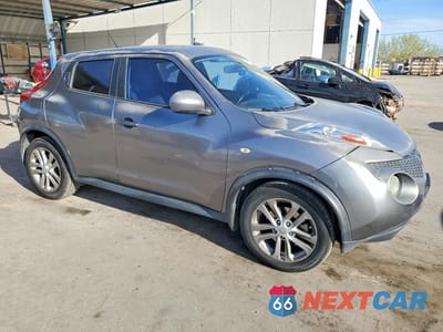 Czwarte zdjęcie samochodu z boku: 2013 NISSAN JUKE S VIN:JN8AF5MR6DT225377 - miniatura