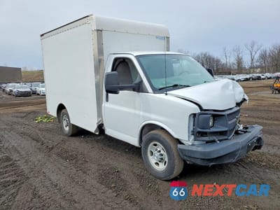 Czwarte zdjęcie samochodu z boku: 2014 CHEVROLET EXPRESS G3500 VIN:1GB0G2CG8E1189244 - miniatura
