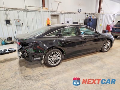 Trzecie zdjęcie samochodu z tyłu: 2019 TOYOTA AVALON HYBRID LIMITED VIN:4T1B21FB4KU004917 - miniatura