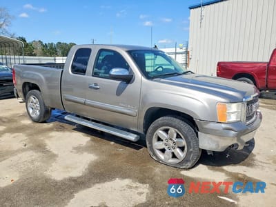 Czwarte zdjęcie samochodu z boku: 2013 GMC SIERRA C1500 SLE VIN:1GTR1VE01DZ385791 - miniatura