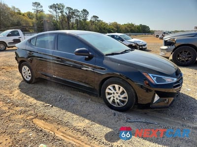 Czwarte zdjęcie samochodu z boku: 2019 HYUNDAI ELANTRA SE VIN:5NPD74LF4KH472938 - miniatura