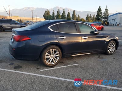 Trzecie zdjęcie samochodu z tyłu: 2017 INFINITI Q70 3.7 VIN:JN1BY1APXHM740682 - miniatura