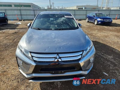 Piąte zdjęcie samochodu w środku: 2018 MITSUBISHI ECLIPSE CROSS SE VIN:JA4AT5AA1JZ045536 - miniatura