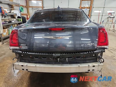 Zdjęcie 6 z 12 samochodu: 2016 CHRYSLER 300 S VIN:2C3CCAGG1GH278400 - miniatura