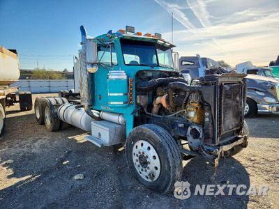 2000 PETERBILT 379 SEMI TRUCK 1NP5LB9X9YD529730 - główne zdjęcie licytacji z USA - miniatura
