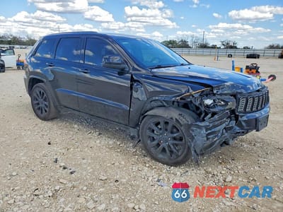 Czwarte zdjęcie samochodu z boku: 2018 JEEP GRAND CHEROKEE LAREDO VIN:1C4RJEAG4JC380540 - miniatura