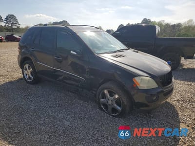 Czwarte zdjęcie samochodu z boku: 2006 MERCEDES-BENZ ML 500 VIN:4JGBB75E46A058773 - miniatura