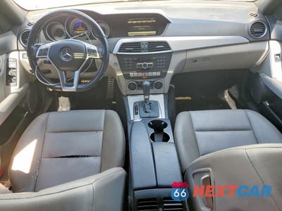 Zdjęcie 8 z 12 samochodu: 2014 MERCEDES-BENZ C 250 VIN:WDDGF4HB2EG222330 - miniatura