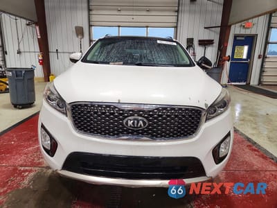 Piąte zdjęcie samochodu w środku: 2016 KIA SORENTO SX V6 VIN:5XYPKDA50GG016701 - miniatura